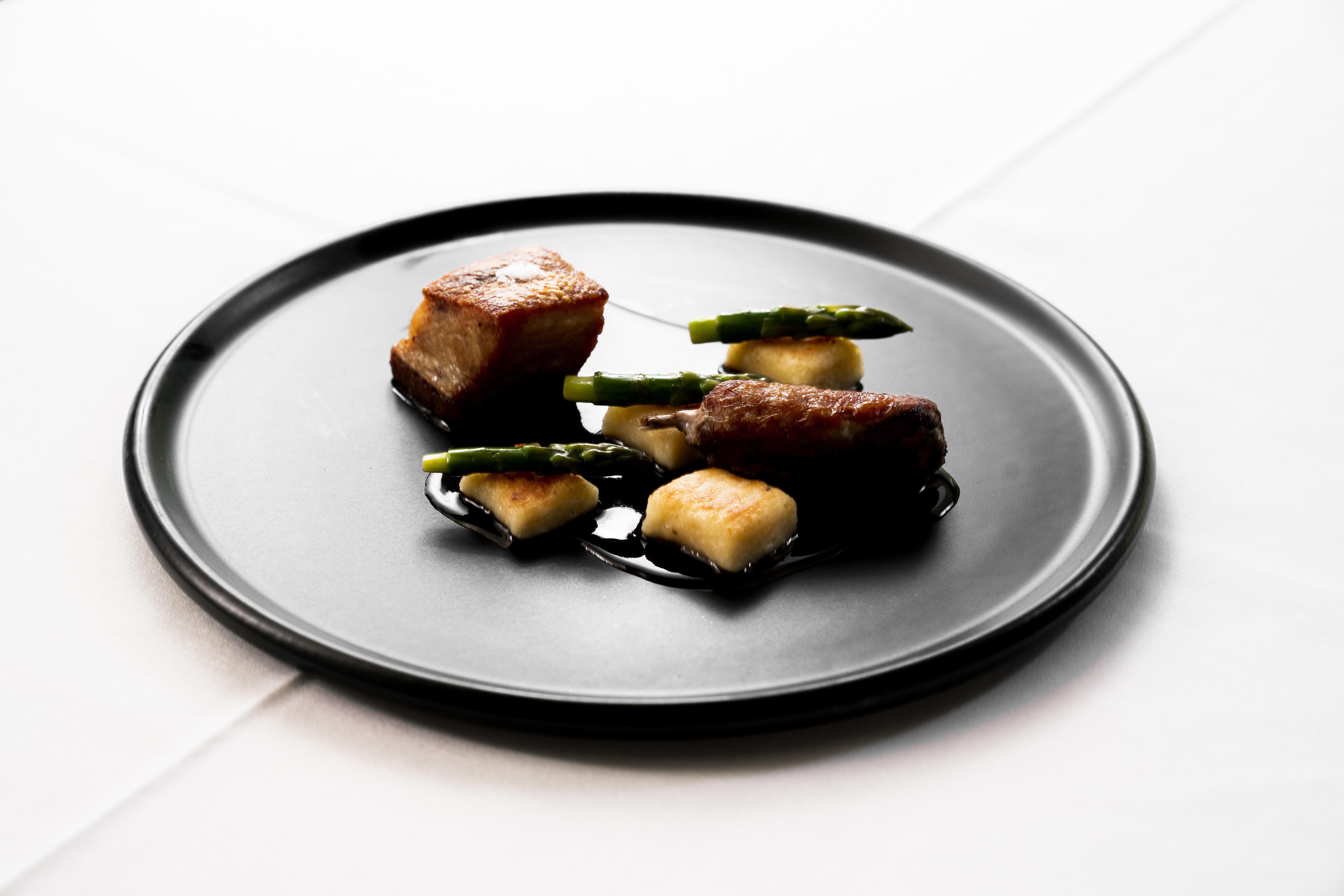 The Point Brisbane Hotel Eksteriør billede A black plate