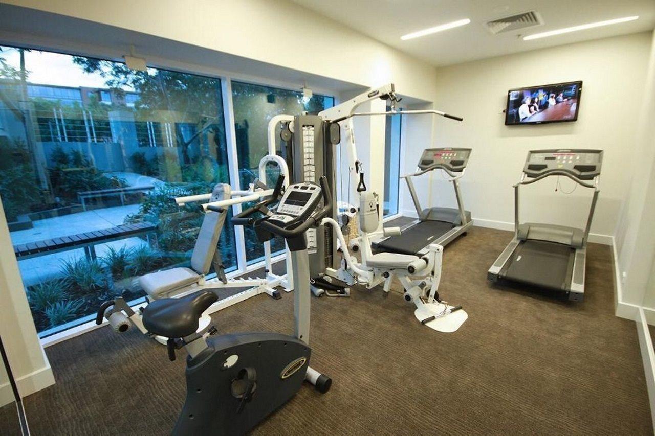 The Point Brisbane Hotel Faciliteter billede A gym at a hotel