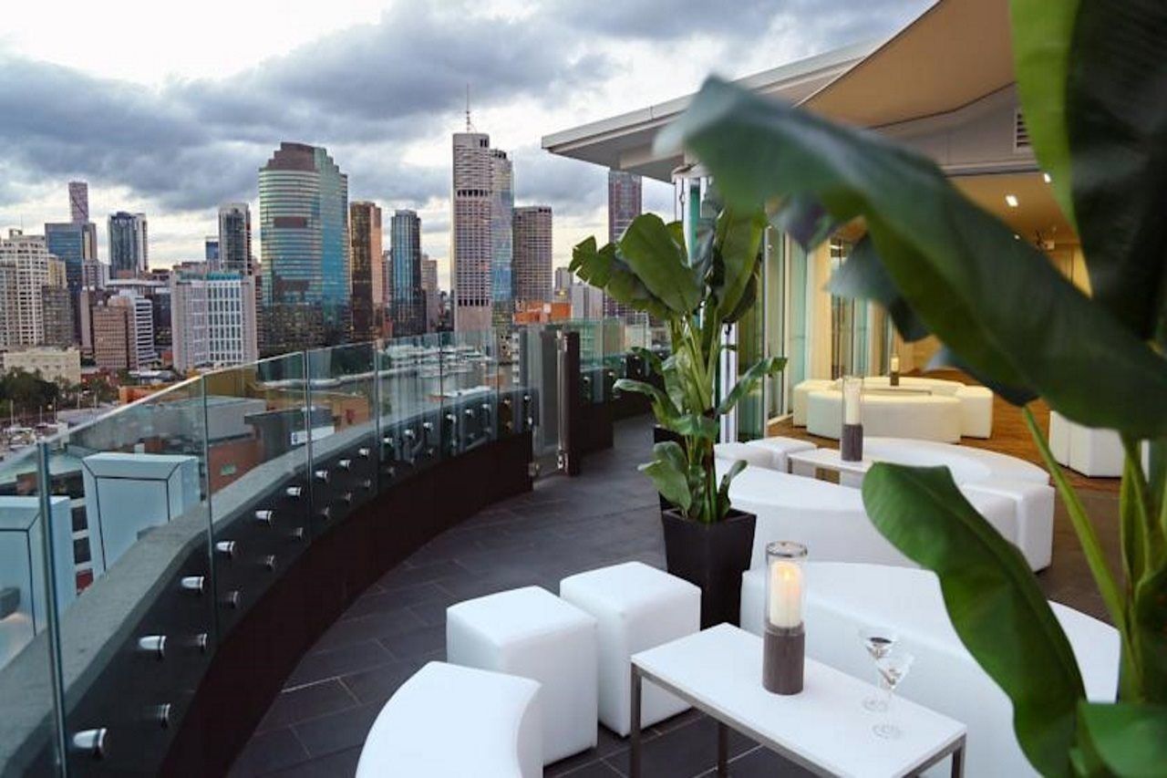 The Point Brisbane Hotel Eksteriør billede The rooftop bar at the Standard East Village